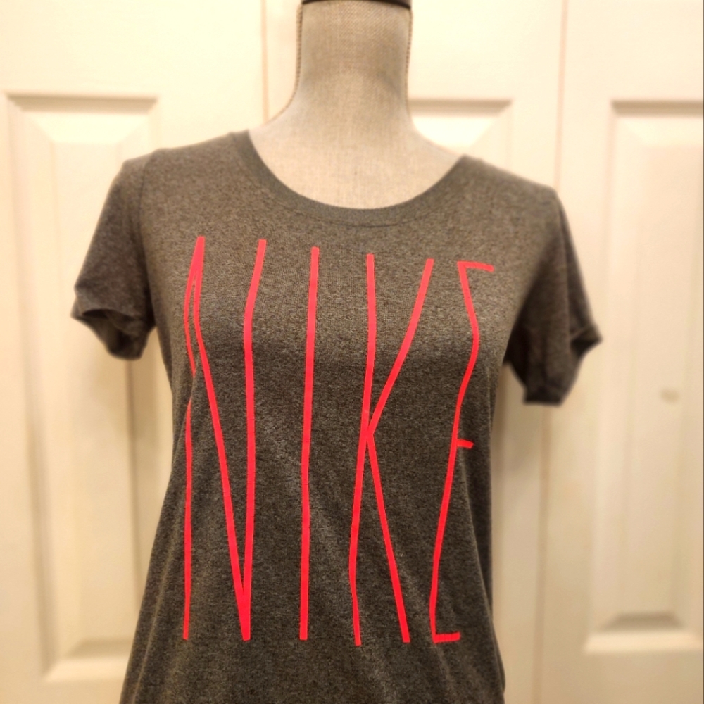 Nike Women's Charcoal Gray Tee with Hot Pink Logo